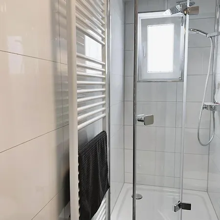 Modernes Serviced In - Komfort, Ruhe Und Optimale Ausstattung Fuer Geschaeftsreisende Und Urlauber