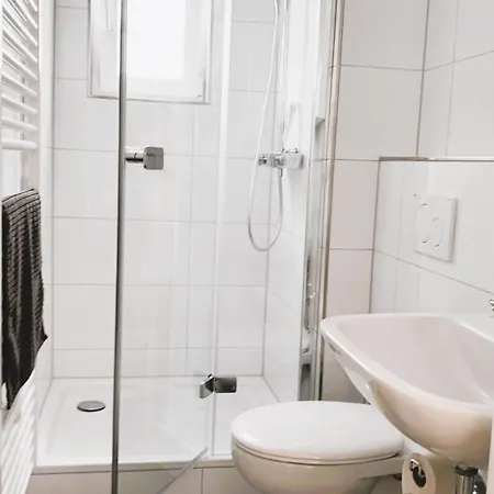 Modernes Serviced In - Komfort, Ruhe Und Optimale Ausstattung Fuer Geschaeftsreisende Und Urlauber *